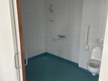 Verzorgd wonen badkamer zorg appartement